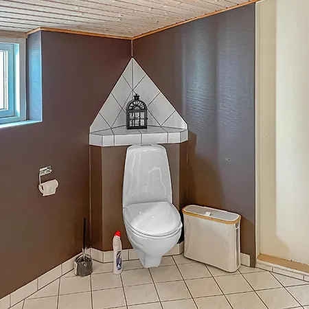 3 Bedroom Gorgeous In Fåborg